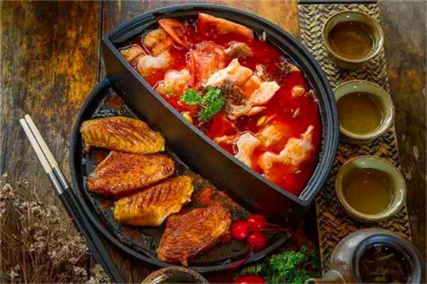 八品道台记锅食汇加盟