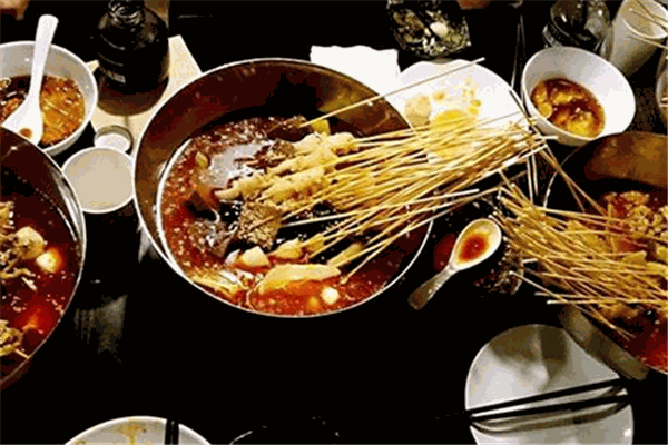 一抹椒羞串串香产品 门店图片