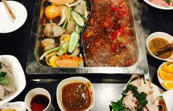 九格九味火锅
