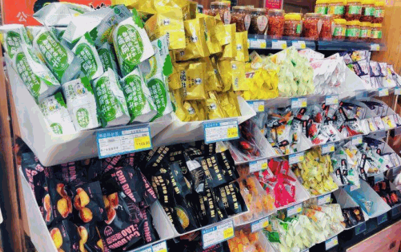 燕子家零食店加盟