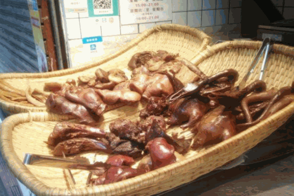 冯阿婆卤肥肠产品 门店图片