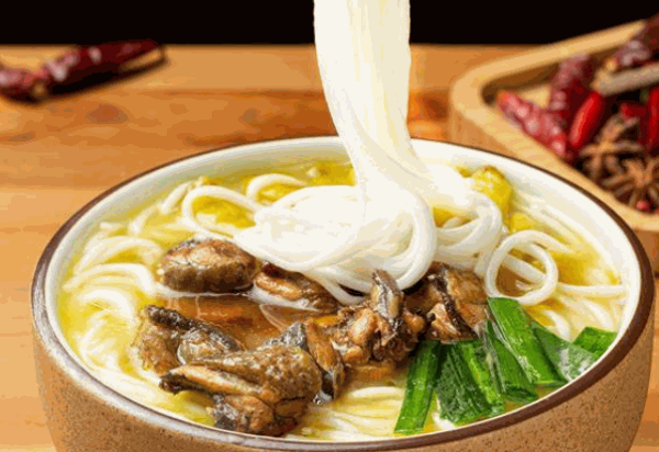 粉面婆乌鸡米线