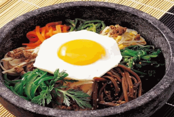 釜槿缘石锅拌饭