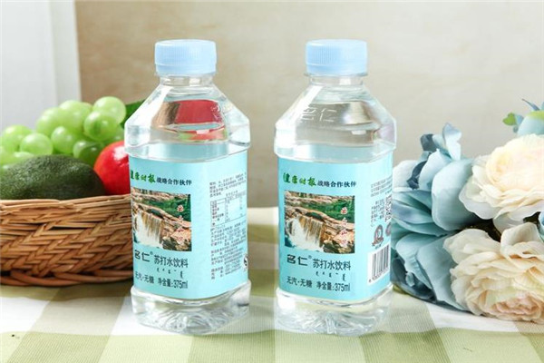 名仁苏打水