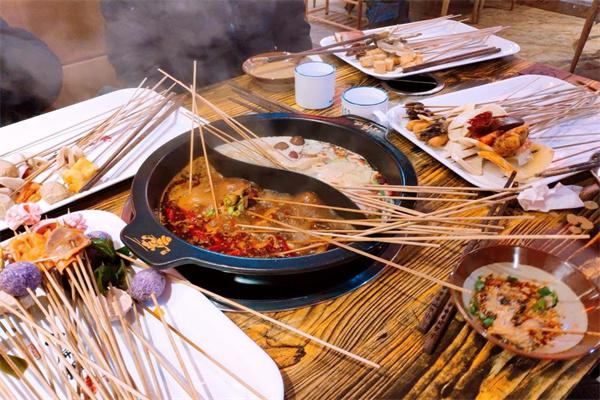 小扁担串串香火锅产品 门店图片