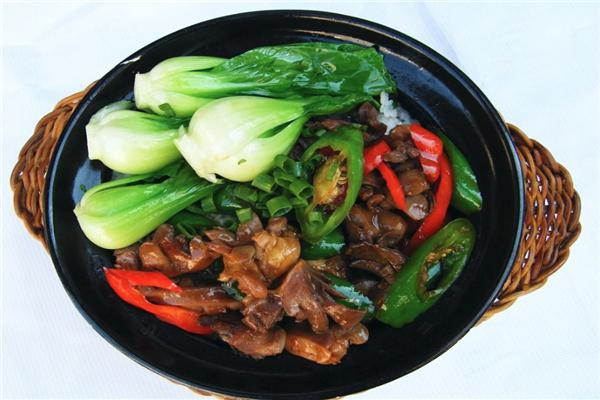 大声公煲仔饭加盟