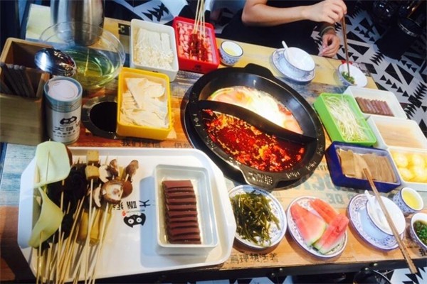 大嘴猫串串火锅加盟