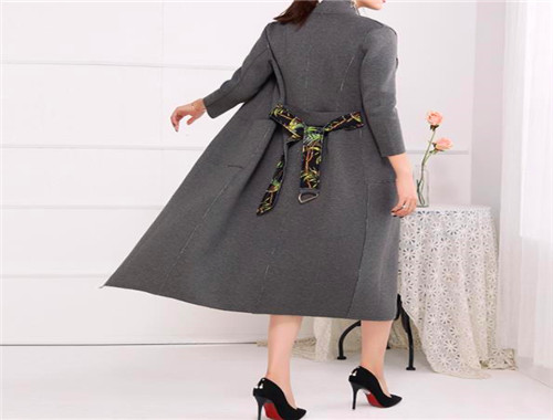 百媚女装产品 门店图片