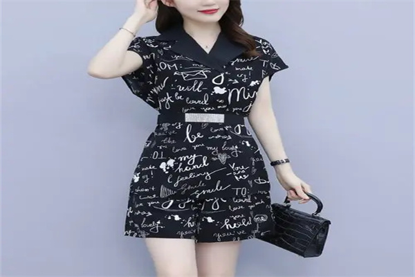 SLY女装产品 门店图片