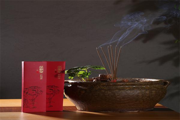 等艾茶加盟