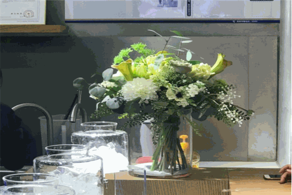 花间叶子与茶