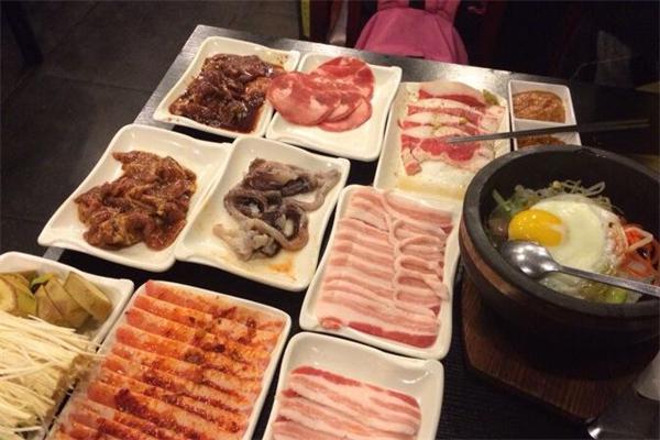 鼎鼎牛烤肉加盟