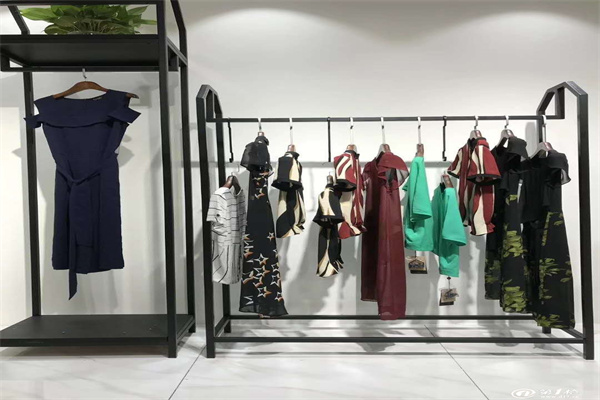 轲雅女装产品 门店图片