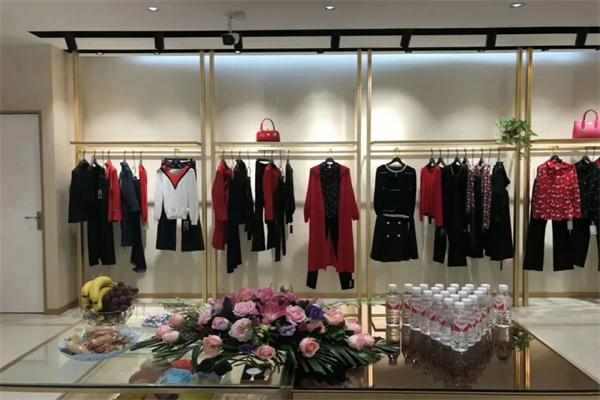 东方霓裳正品女装加盟