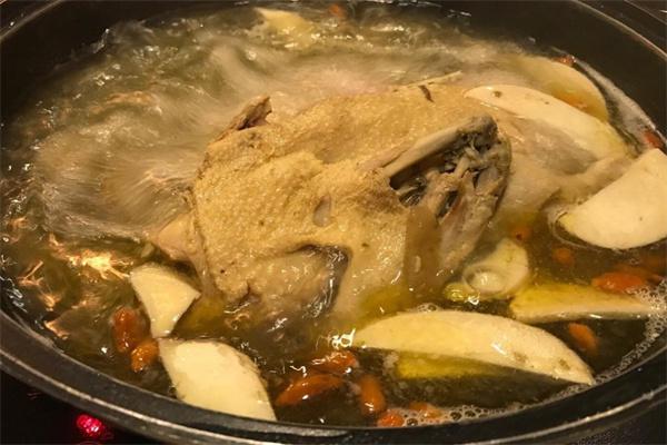 行鸭火锅