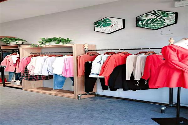 东方霓裳正品女装加盟