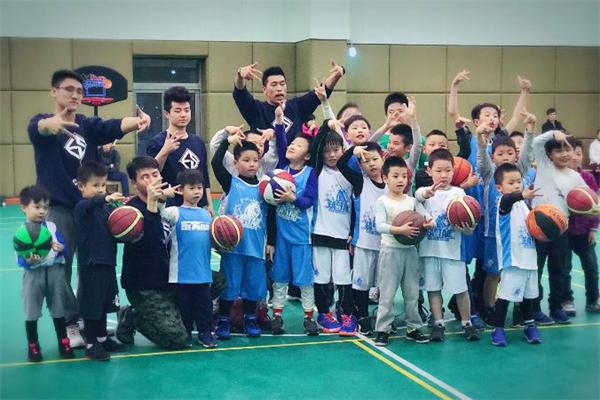 东方启明星篮球训练营加盟