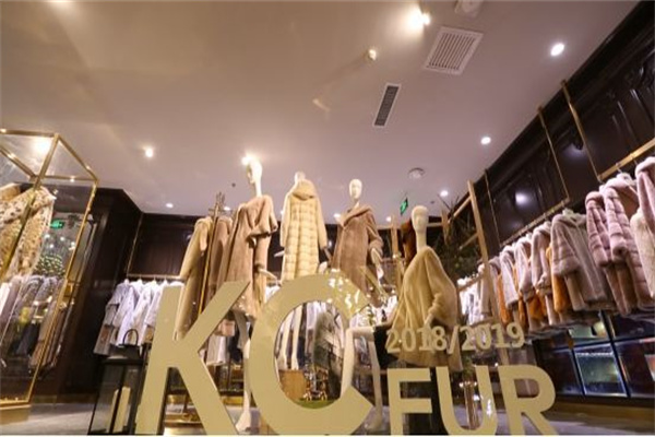 KC皮草产品 门店图片