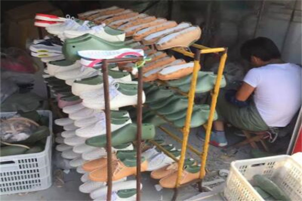 改鞋归正专业鞋包养护馆产品 门店图片