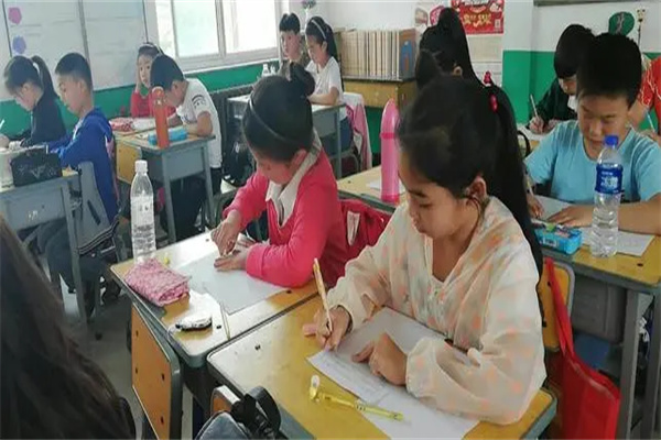 启迪巨人教育
