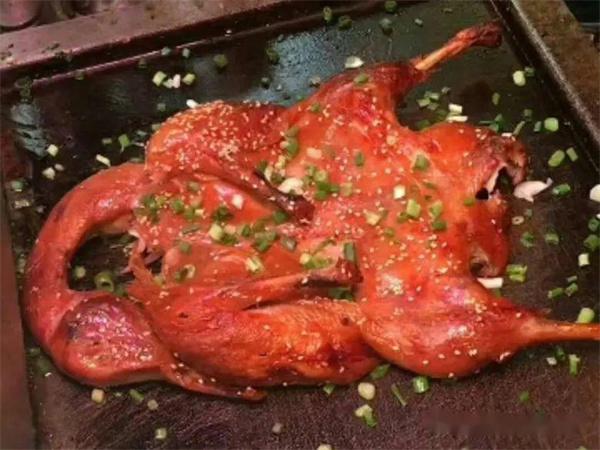 乾隆铁板鸭皇后猪蹄产品 门店图片