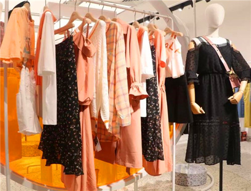 六町目女装产品 门店图片