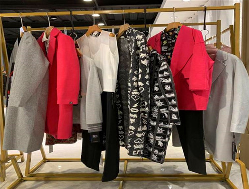 美诺仙妮女装产品 门店图片