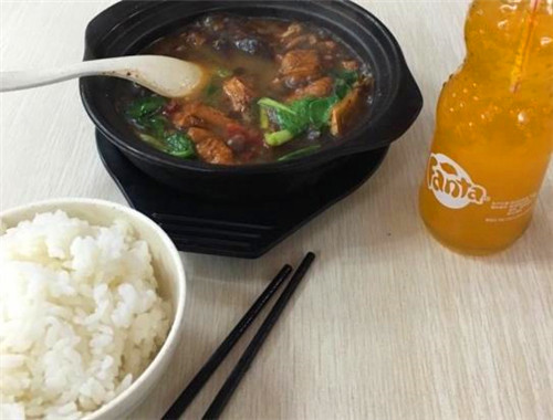 鲁味黄焖鸡米饭产品 门店图片
