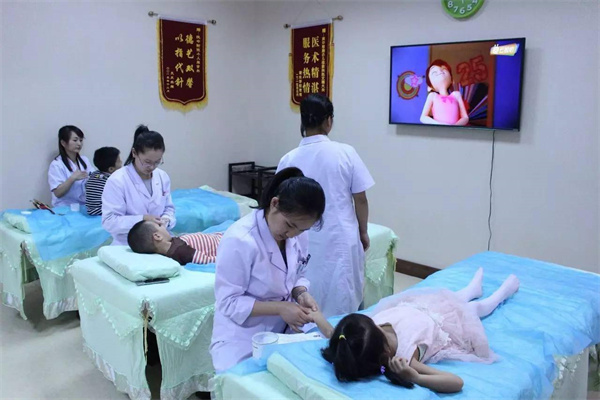 雀屏小儿推拿产品 门店图片