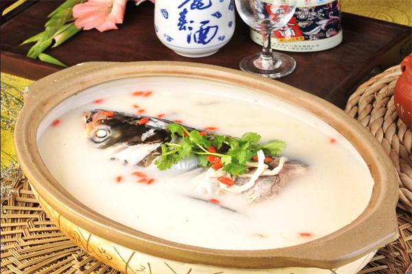 天目湖砂锅鱼头加盟
