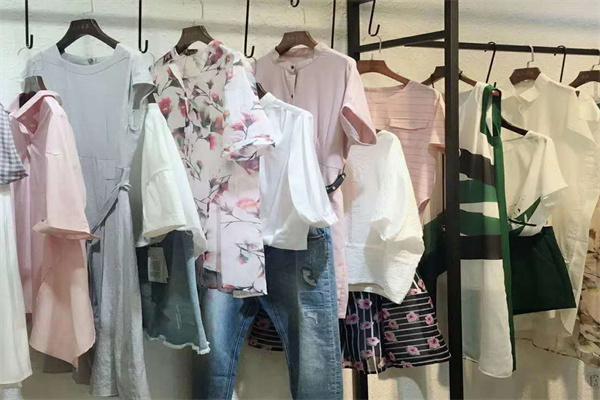 上品衣折产品 门店图片