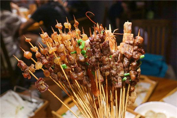 串小丫抱走串串产品 门店图片