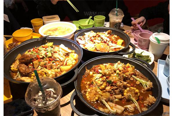嗨膳肉蟹煲产品 门店图片