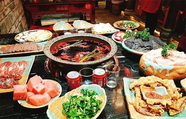 仁婆婆酥肉老火锅产品 门店图片
