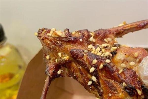 王小迪铁板熏鸡架加盟