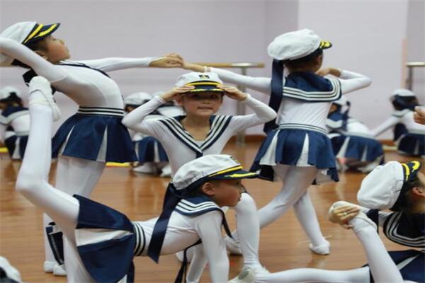 小荧星艺校加盟