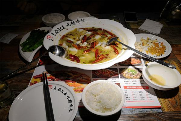 鱻椒老坛酸菜鱼加盟
