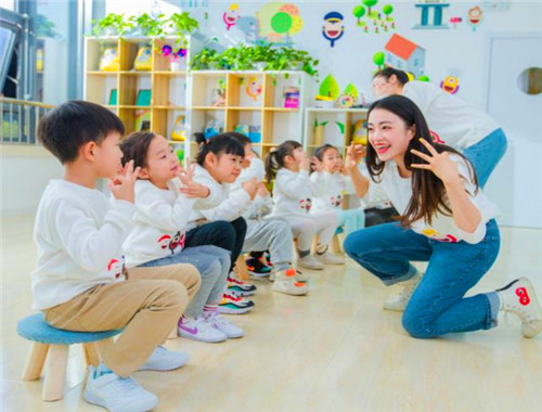艺年级儿童语言艺术中心产品 门店图片