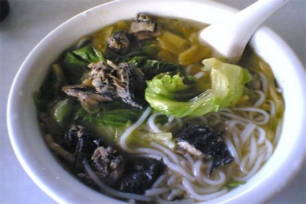 粉面婆乌鸡米线