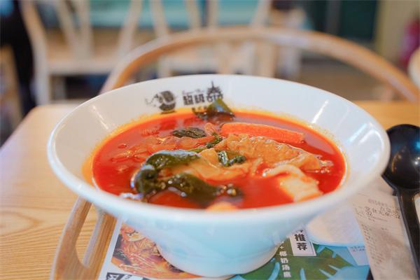 向之泰泰式麻辣烫加盟