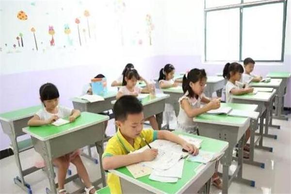 小叮当托管加盟