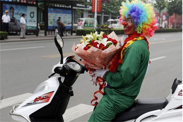 小丑快递加盟