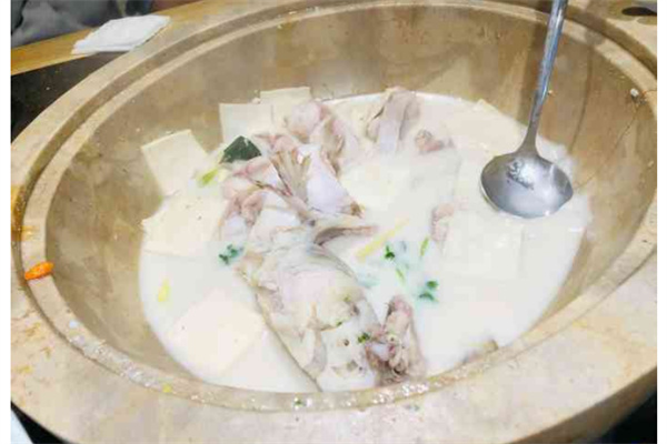 渔珺传奇云南石锅鱼产品 门店图片
