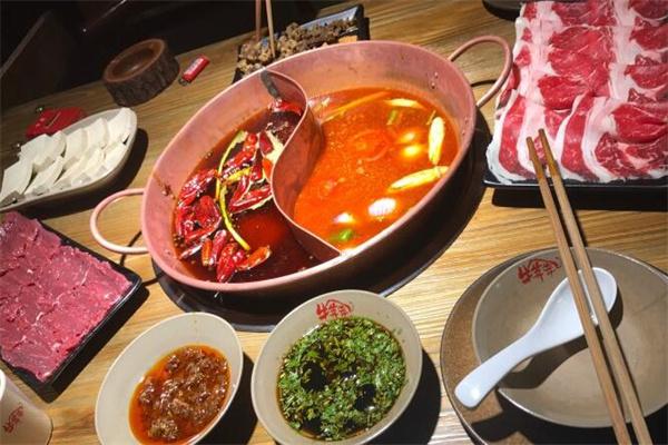 小蛮咬烤肉火锅加盟
