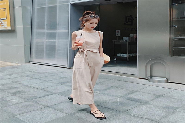 嘉若伦女装产品 门店图片