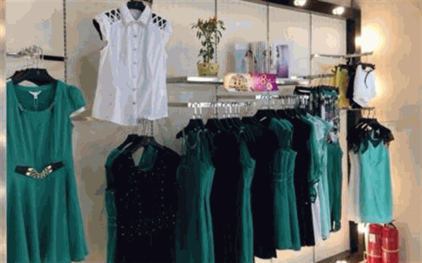 七吻女装产品 门店图片