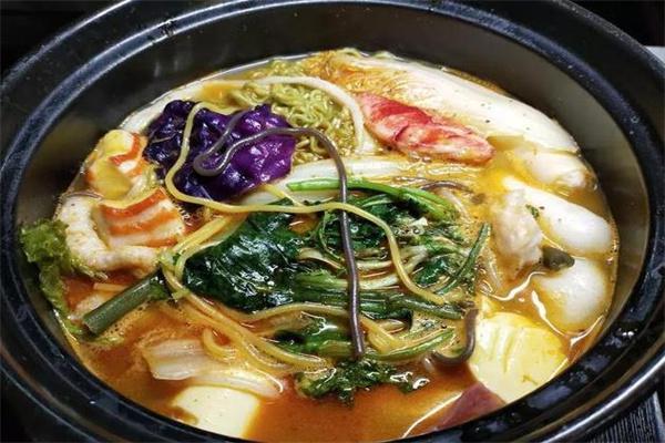 宸煲煲砂锅麻辣烫