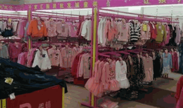 千家汇服装产品 门店图片