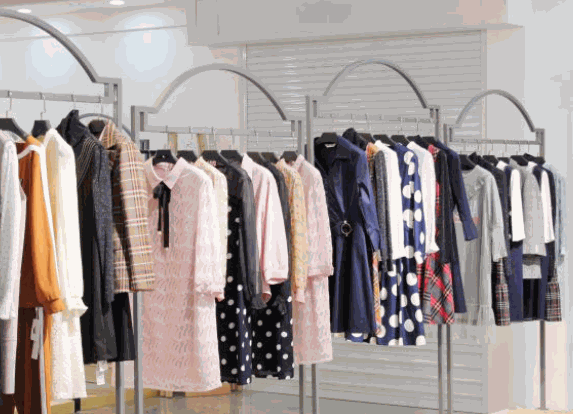 彩之衣服饰产品 门店图片