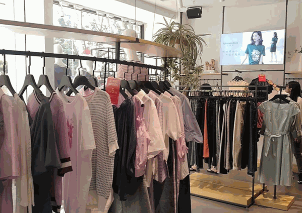 彩之衣服饰产品 门店图片